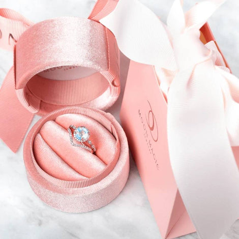 Modern and Traditional First Anniversary Gift Ideas