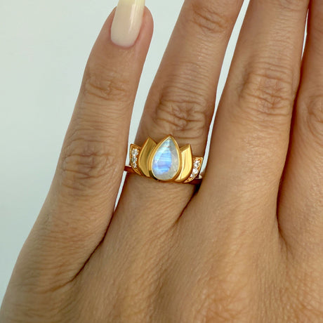 Moonstone Ring - Divine Lotus