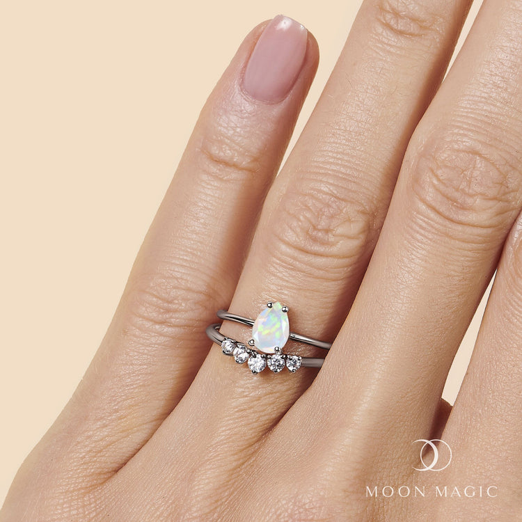 Opal Ring Yonder Glow – Moon Magic