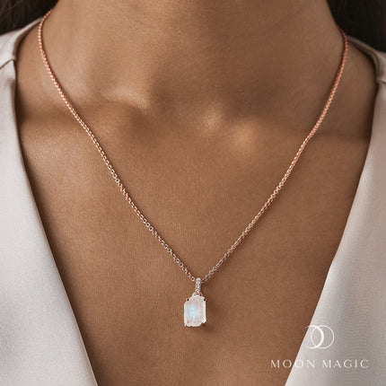 Raw Crystal Necklace - Ritzy Moonstone