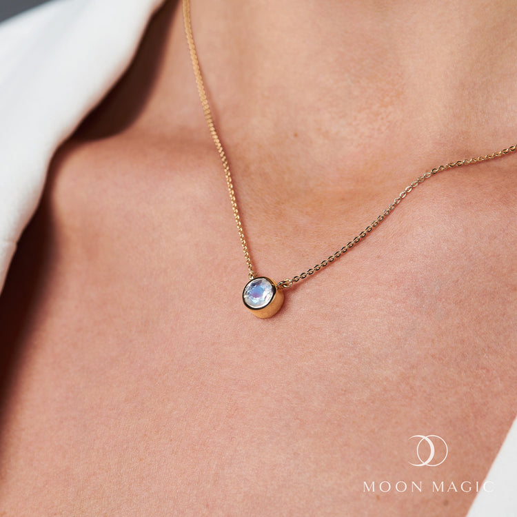 Moonstone Necklace Solitaire – Moon Magic1