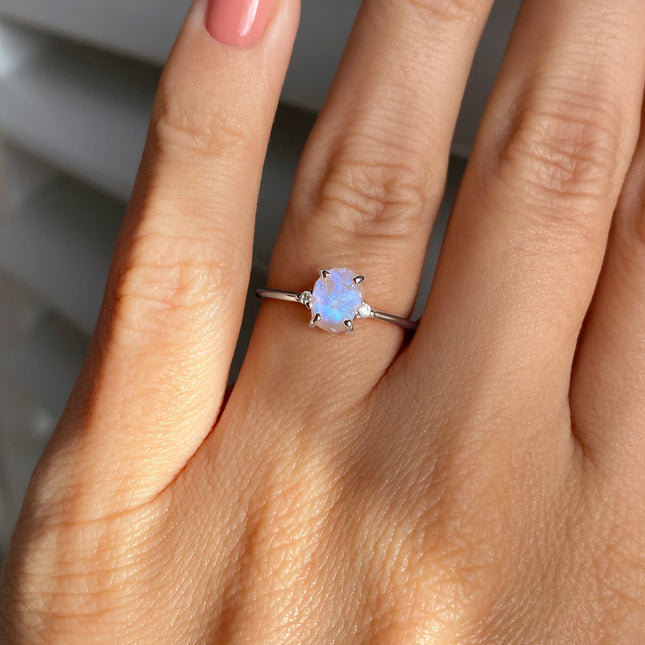 Moonstone Ring Petite Raw Allure