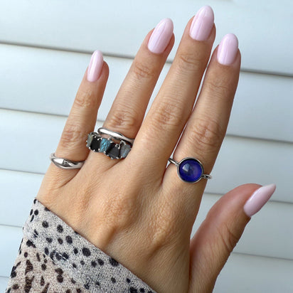Raw Crystal Ring - Luminous Labradorite & Black Obsidian – Moon Magic