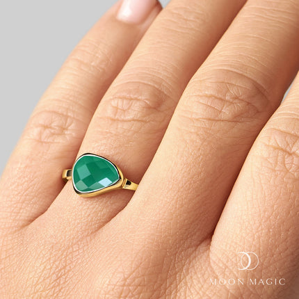 Green Onyx Ring - Nude