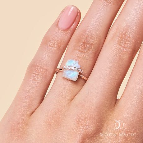 Raw Crystal Ring - Sassy Moonstone