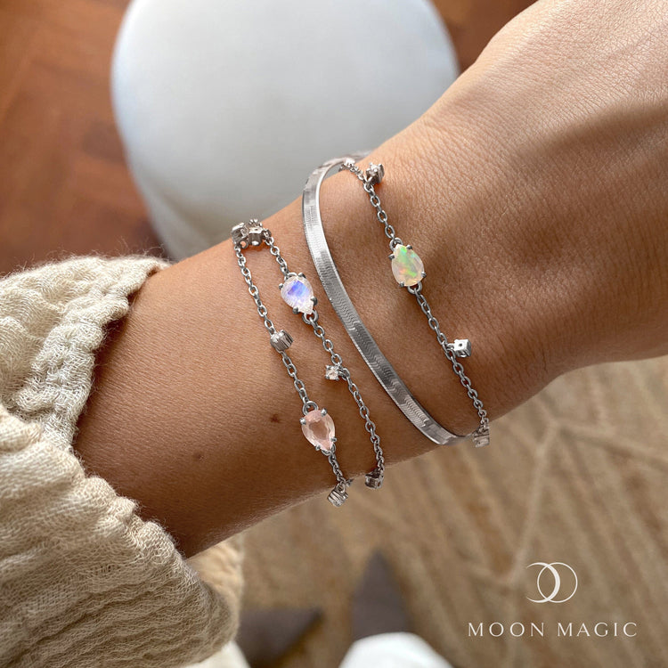 Sodalite and moonstone bracelet OCEAN - OMYOKI ethical jewelry